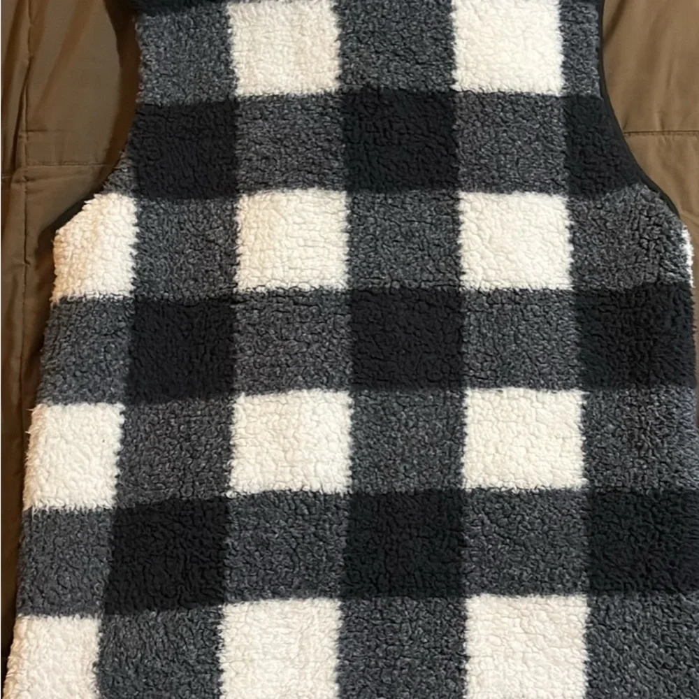 Checkered Sherpa Vest with Embroidered A&M Logo sz Medium Victoria Secret Pink - Picture 2 of 6